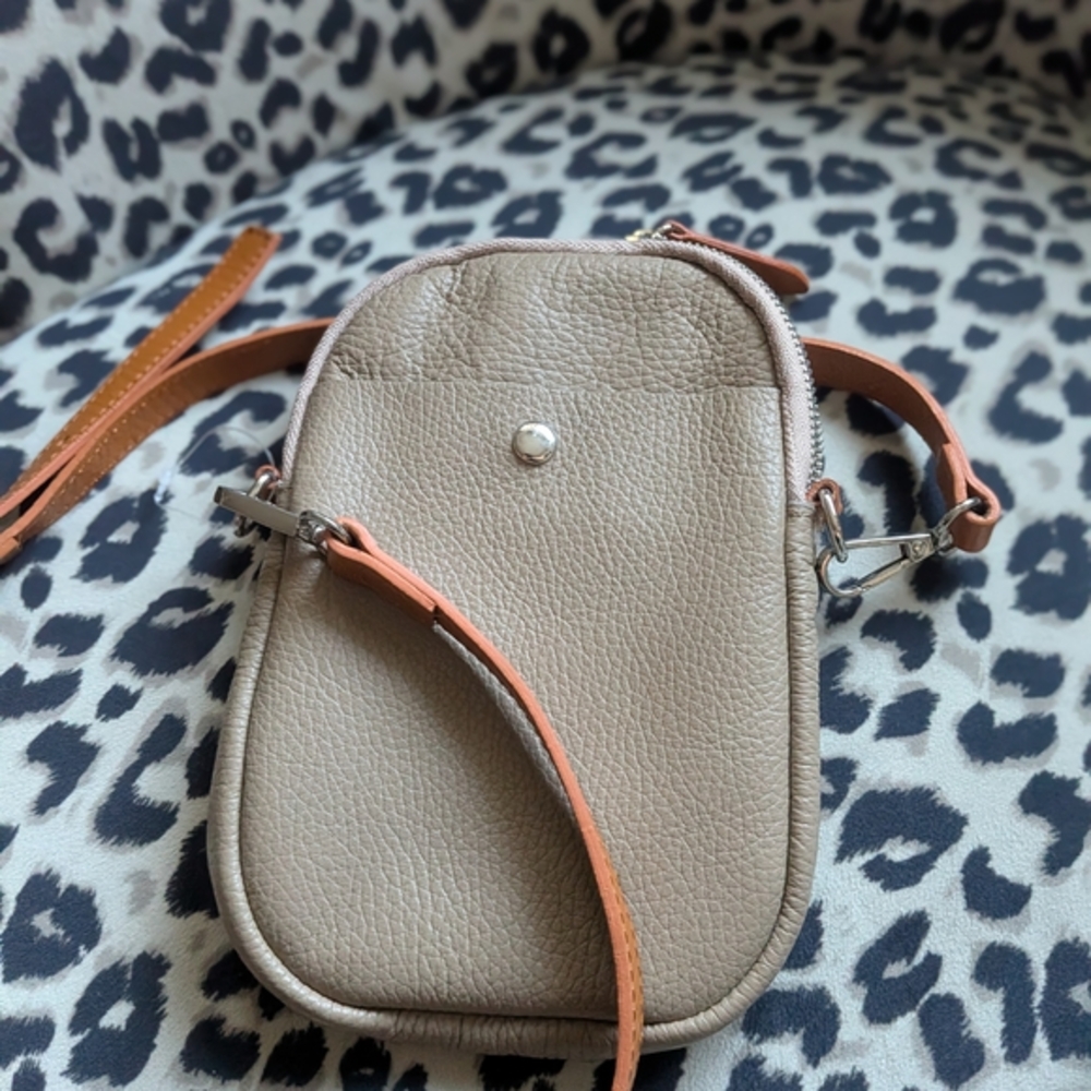 Divina Firenze Neutral Beige Pebbled Leather Crossbody Phone Bag with Tan Strap
